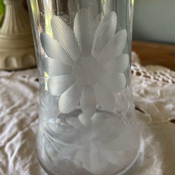 Princess House Tall Etched Vase - Picture 4 of 13